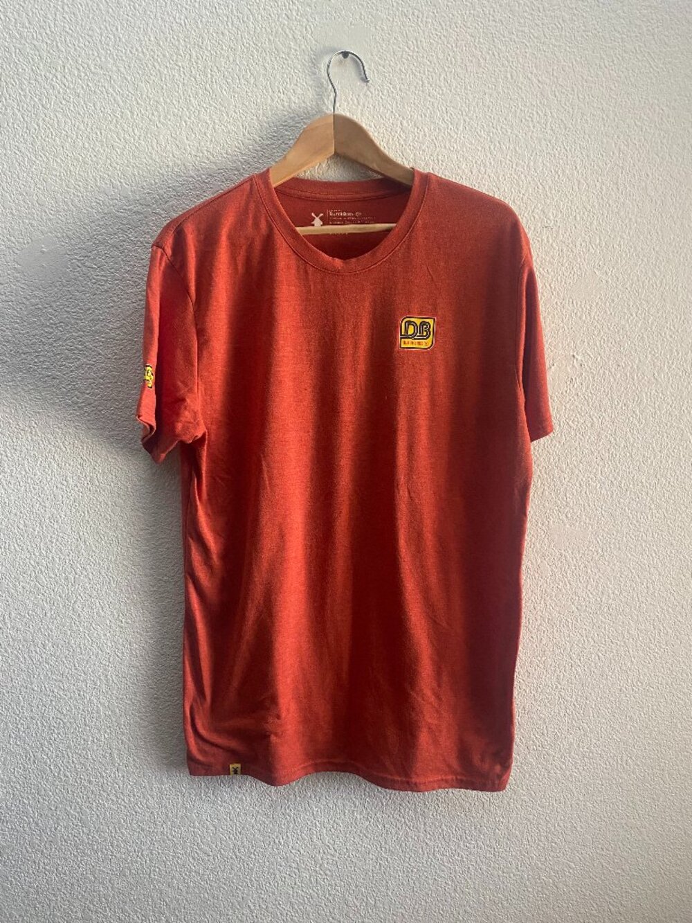 Dutch Bros Coffee DB A Better World Orange Short Sleeve T-Shirt Men's Large
